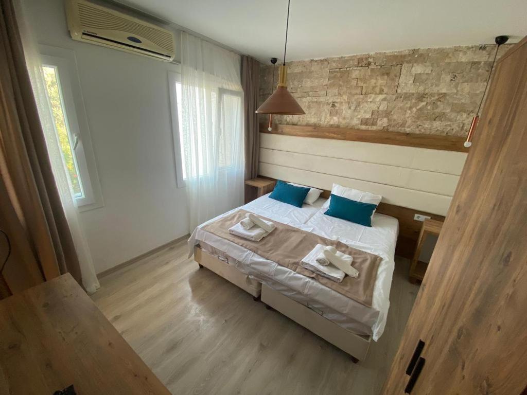 Cat Kapi Alacati Cesme Bagian luar foto